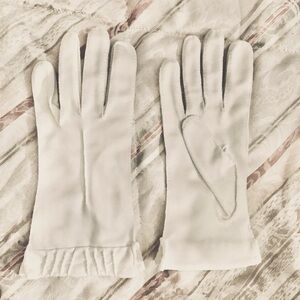 White gloves Vintage 60’s gloves Bright White and Clean